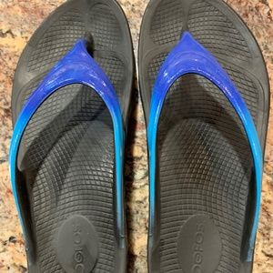 Oofos Women's size 10 blue 2 tone Original Sandal